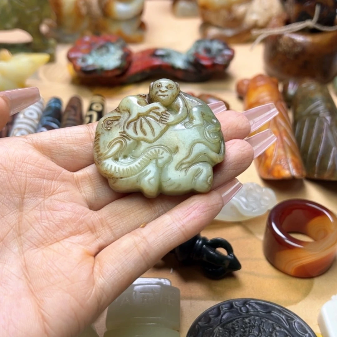 【闪购商品】蛇纹石玉颈饰未镶嵌