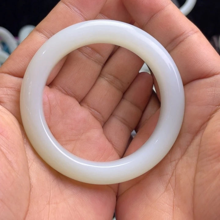 【闪购商品】未镶嵌手镯和田玉