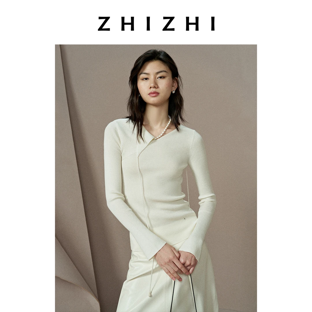 致知 折红英 微喇袖口不对称设计镂空针织上衣25冬ZZ2EWKZL112