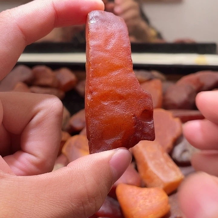 裸石琥珀未镶嵌手把件