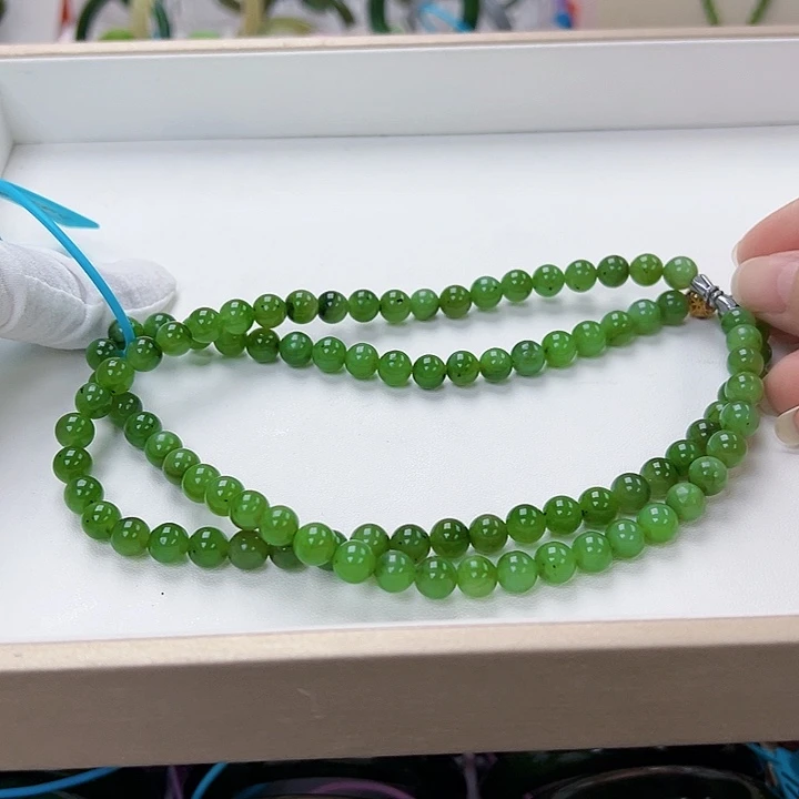 和田玉未镶嵌颈饰包容