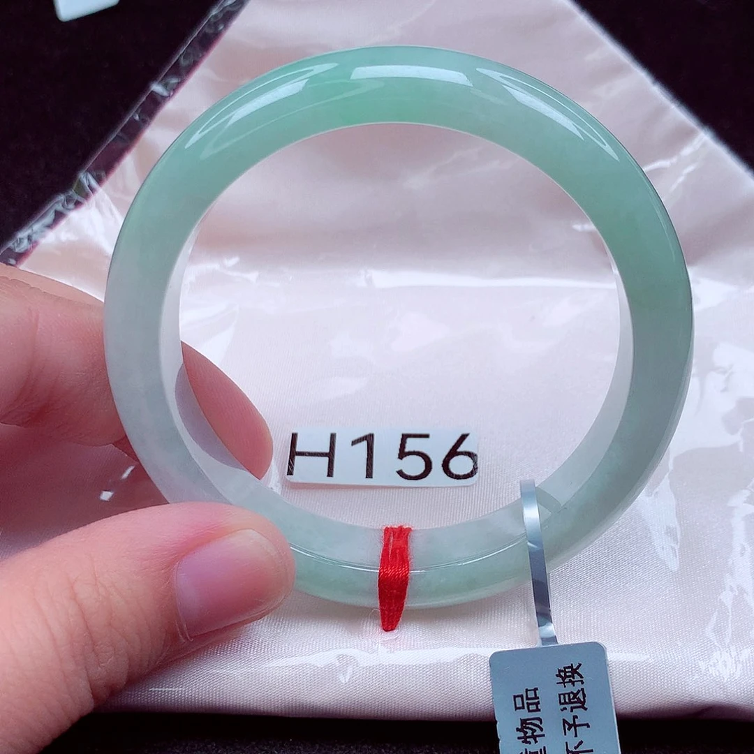 翡翠手镯未镶嵌天然缅甸