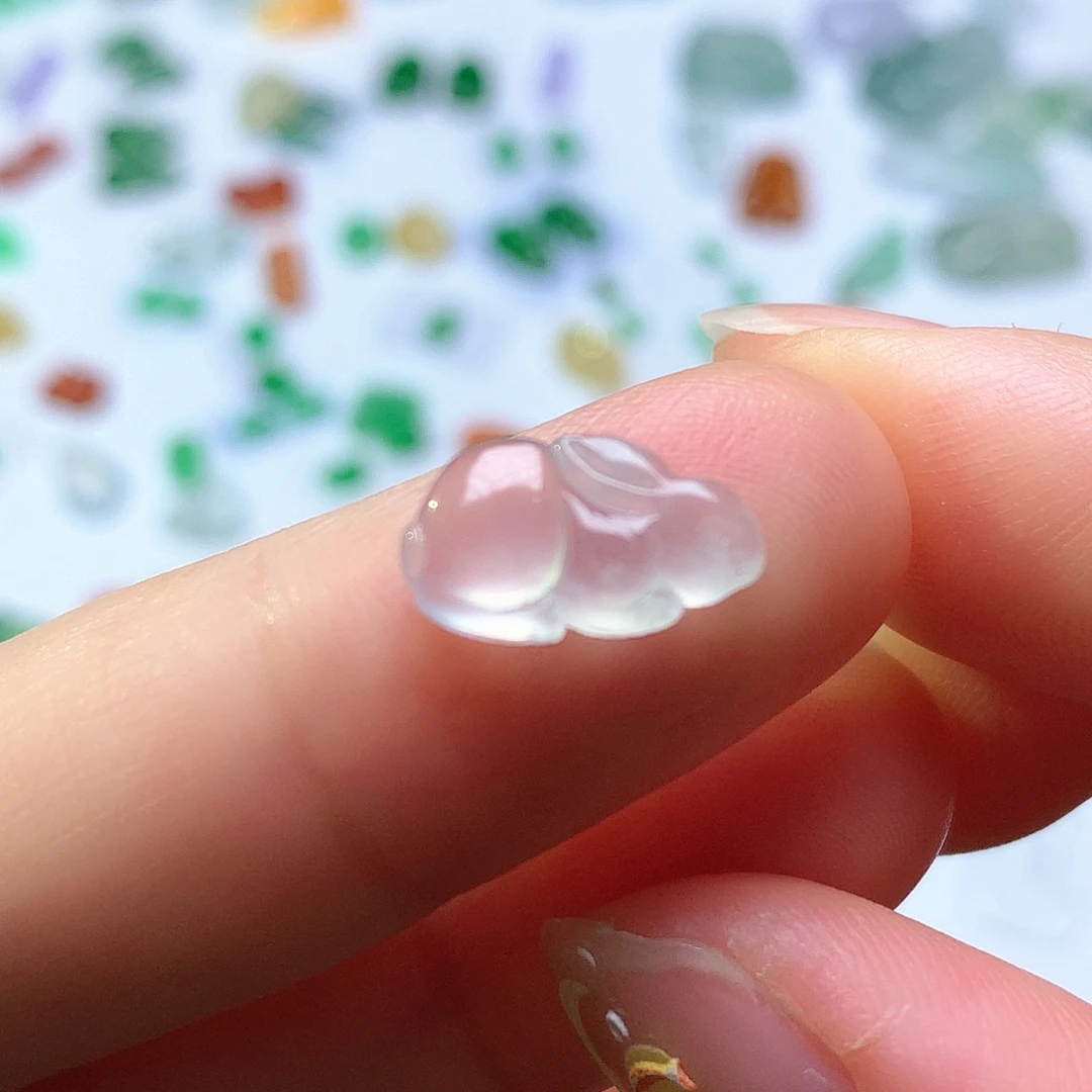 颈饰未镶嵌翡翠兔子