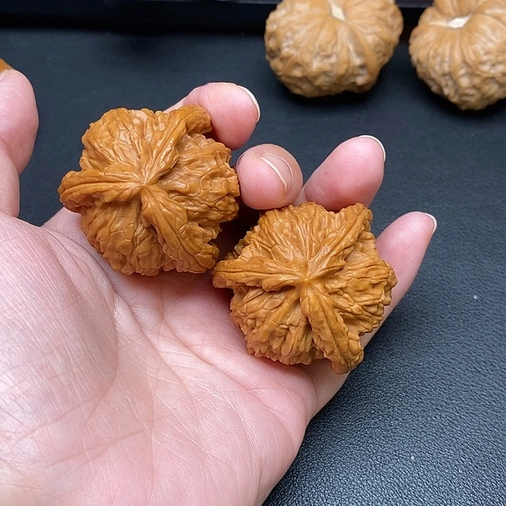 冰***极把件文玩核桃白奔