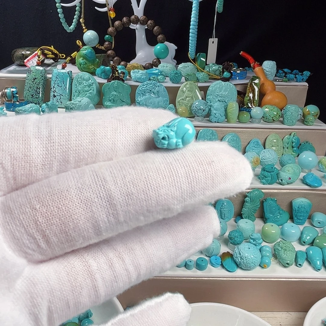 绿松石未镶嵌珠宝奇石