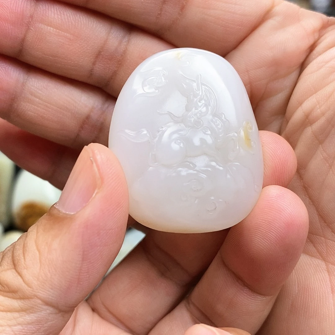 和田玉未镶嵌颈饰