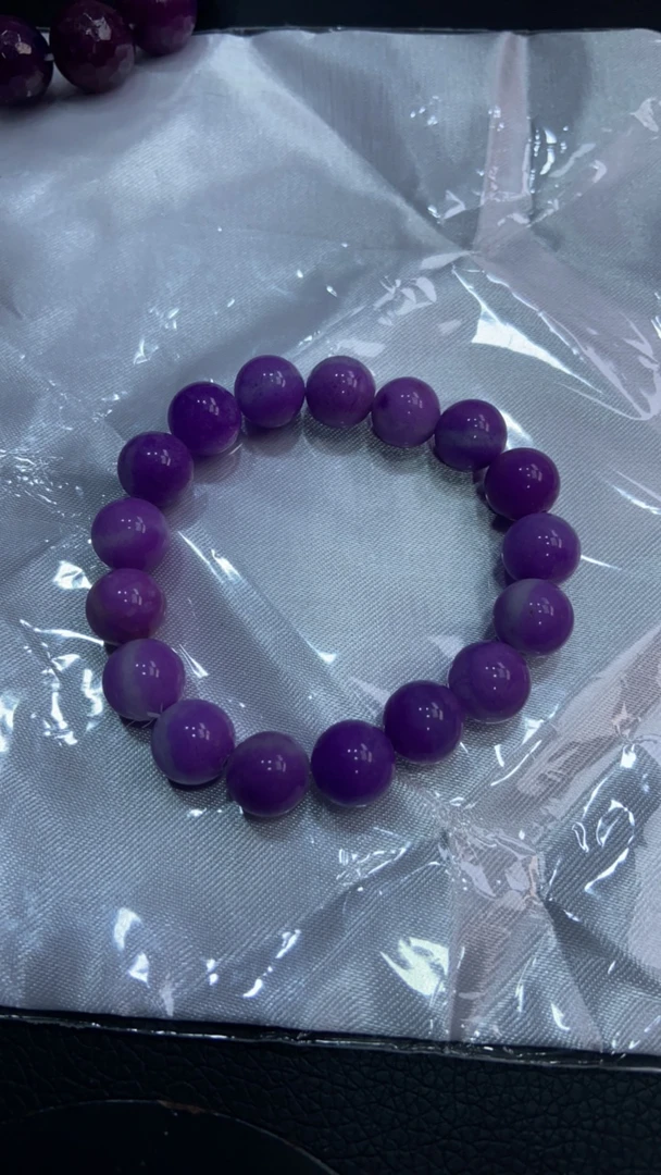 B 92 卡12 一线天紫舒手串