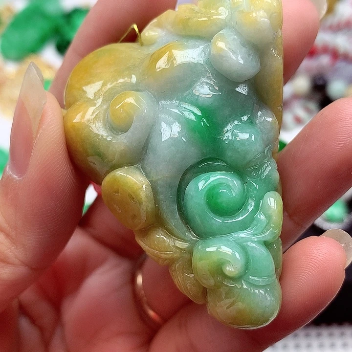 翡翠未镶嵌颈饰翡翠