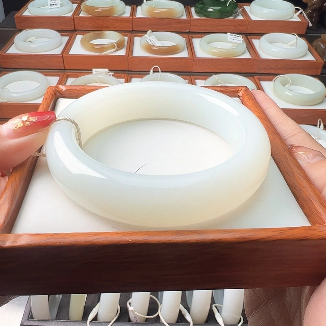 和田玉手镯未镶嵌58