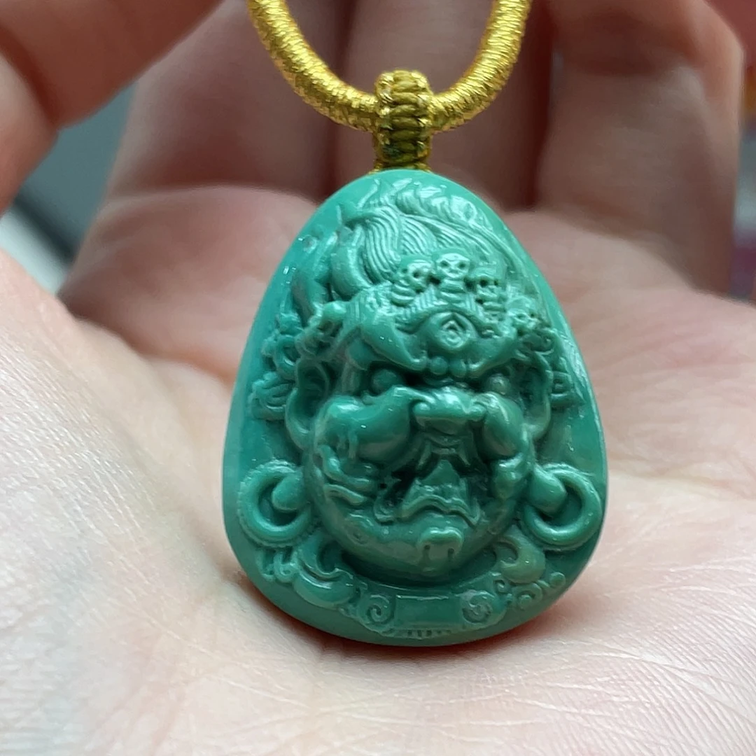 绿松石未镶嵌颈饰