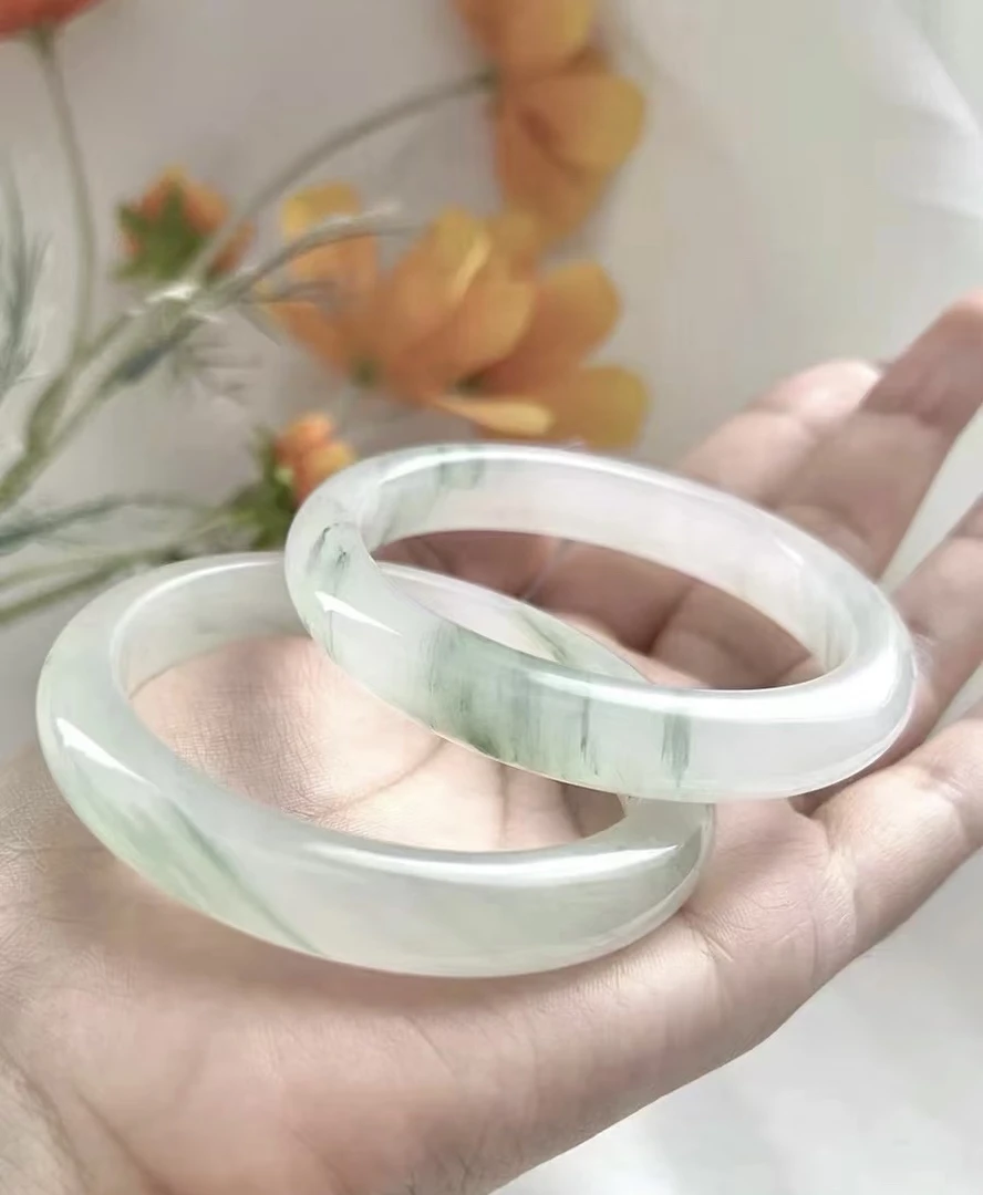 天然玉石白飘绿女生正圈手镯冰飘天山翠多样性发货（拍一发一个）