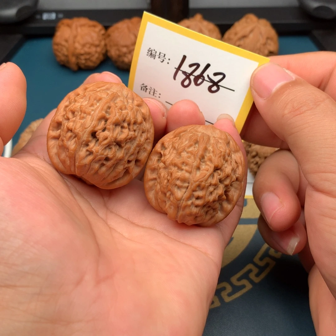 爱***哥把件文玩核桃莲花1868