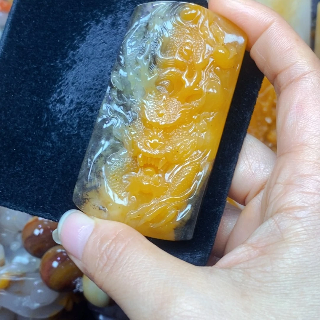 未镶嵌石英质玉（黄龙玉）吊坠(不含链)
