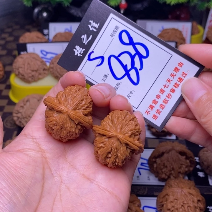 吊坠文玩核桃35白狮子838
