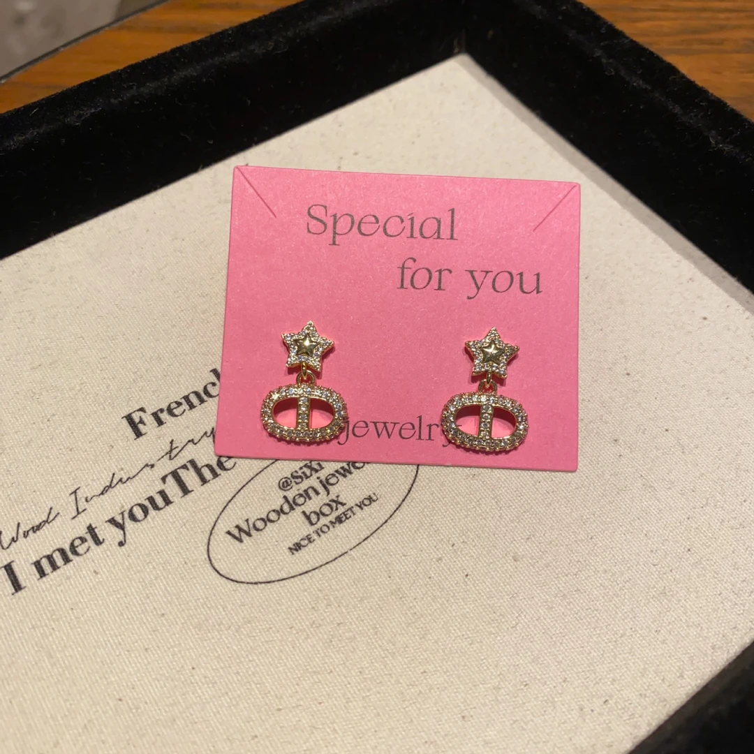 铜合金锆石耳饰 超闪五角星星猪鼻子耳钉小众设计轻奢高级感耳环