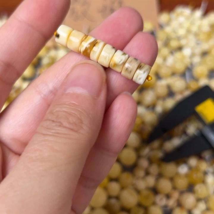 蜜蜡未镶嵌裸石7.5mm一组