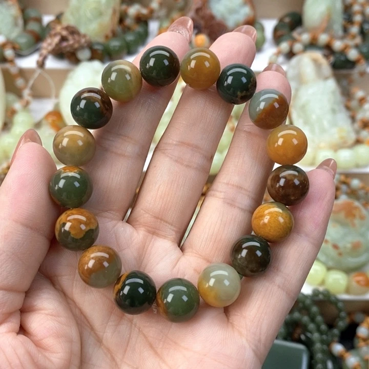 【闪购商品】透闪石质玉手串未镶嵌洛*