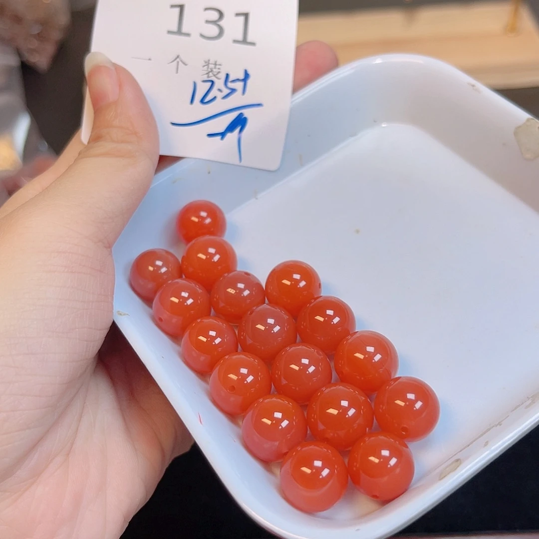 南红玛瑙未镶嵌珠宝奇石131 。