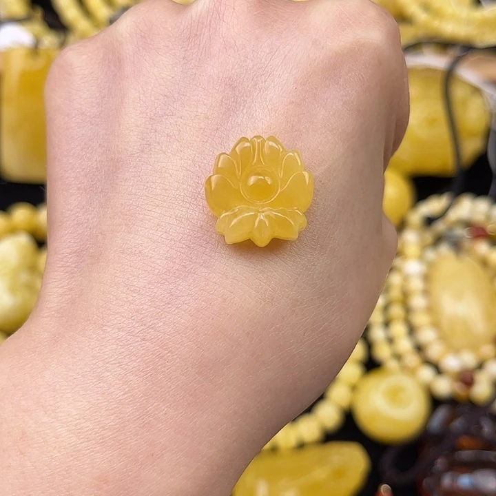 琥珀未镶嵌颈饰琥珀，