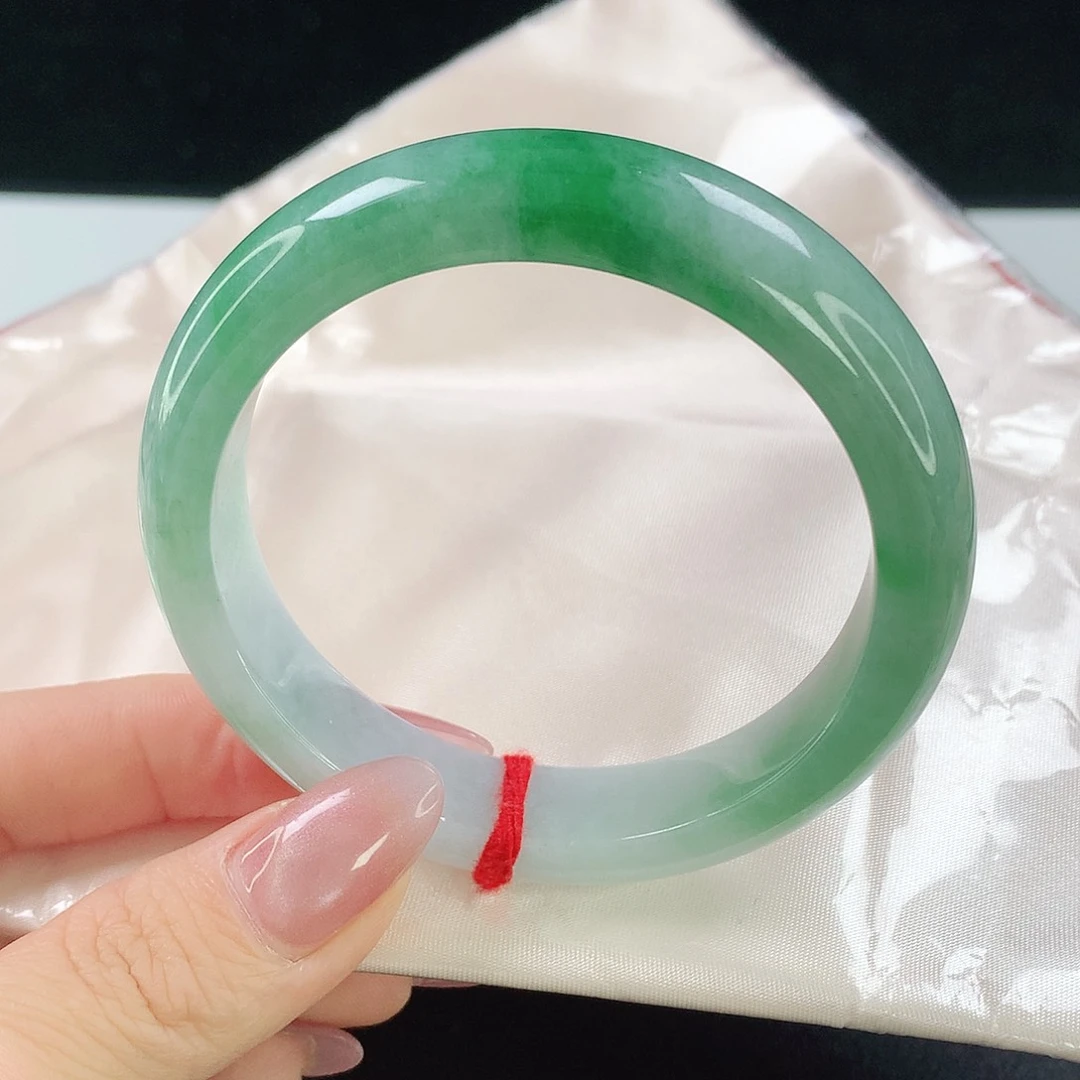 翡翠手镯未镶嵌654翡翠