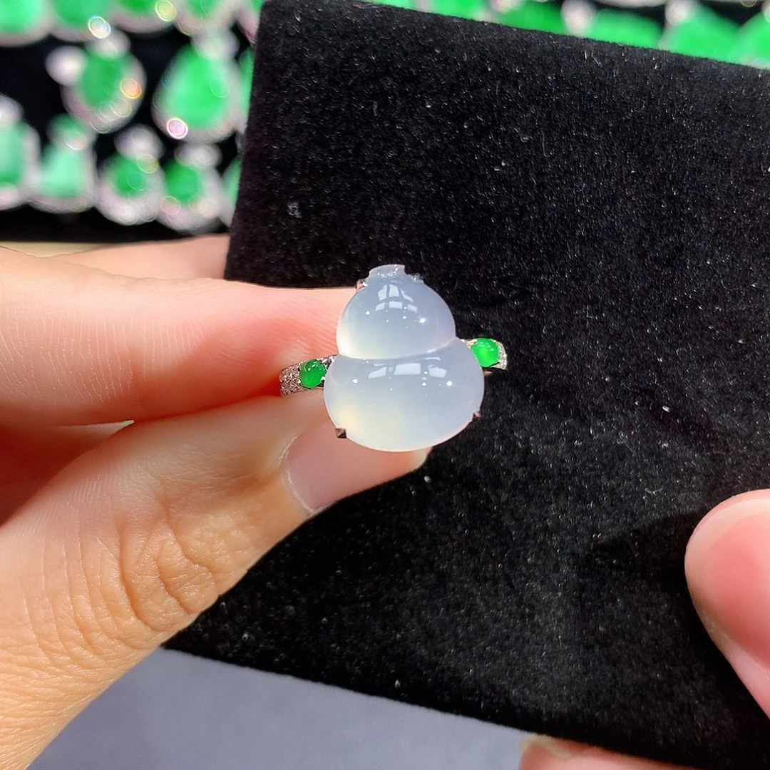 翡翠18K金镶嵌戒指