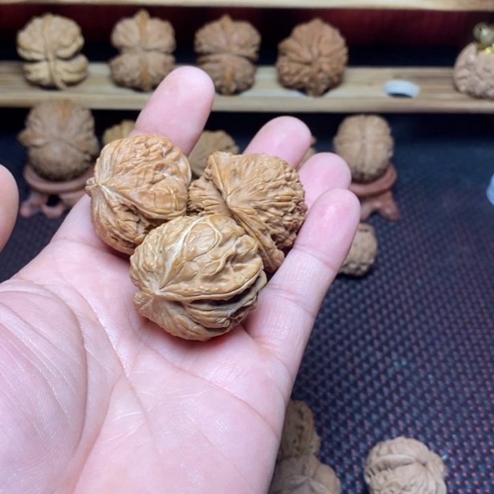 ****饭文玩核桃把件文玩