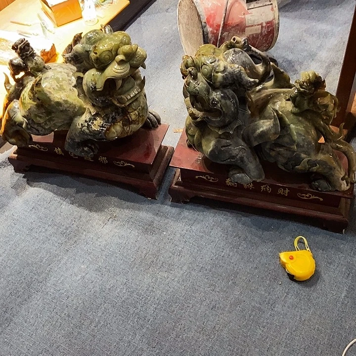 @***林蛇纹石玉（覆膜）未镶嵌珠宝奇石