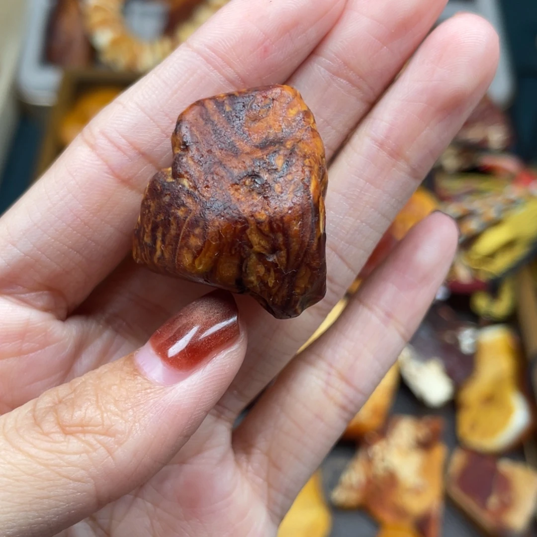 琥珀未镶嵌珠宝奇石