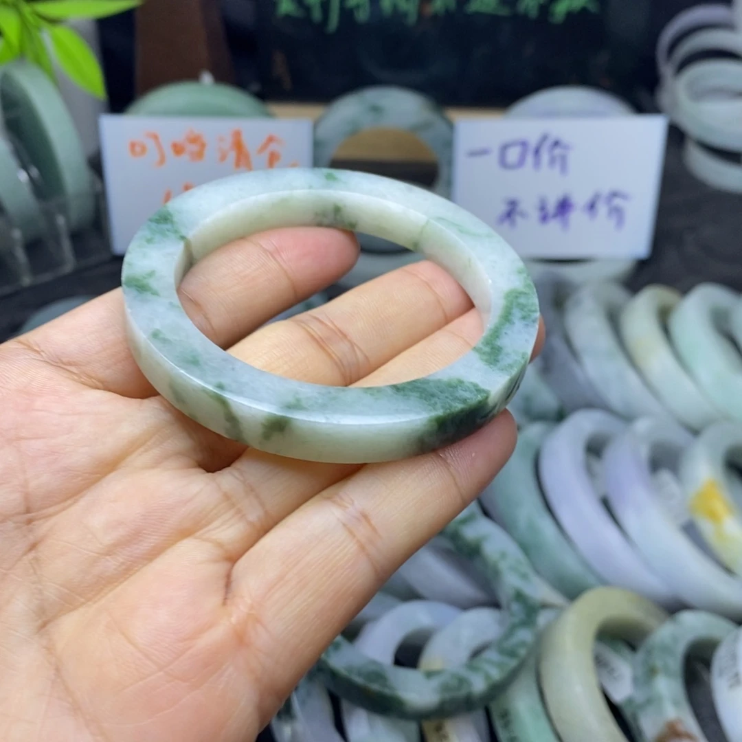 定制翡翠未镶嵌手镯