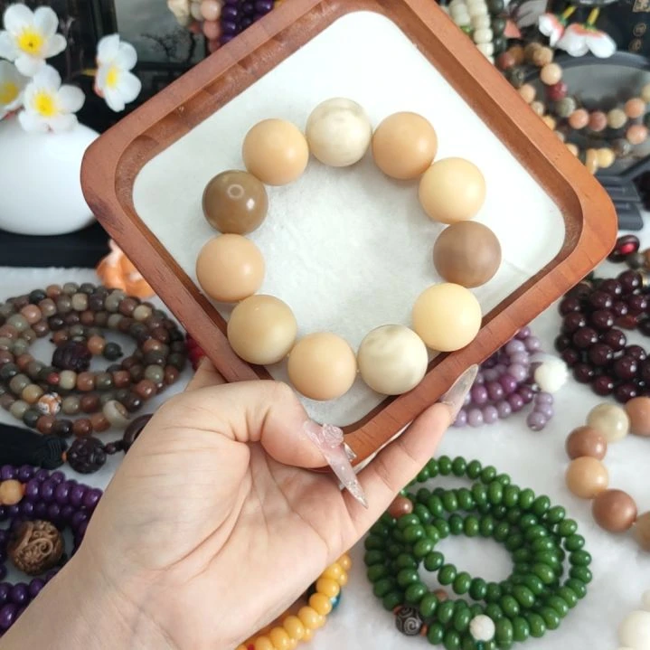 菩提根材质/吊坠挂饰菩提（大瑕）