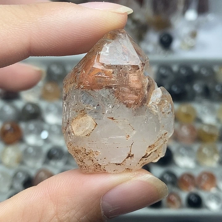 未镶嵌颈饰水晶玉化红泥闪灵钻