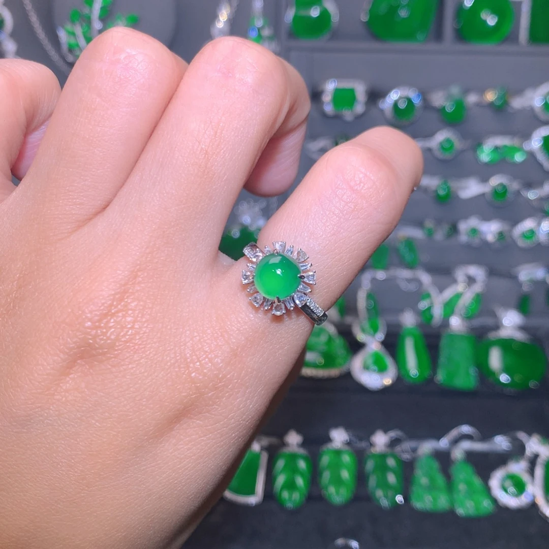 翡翠戒指18K金镶嵌蛋面戒指