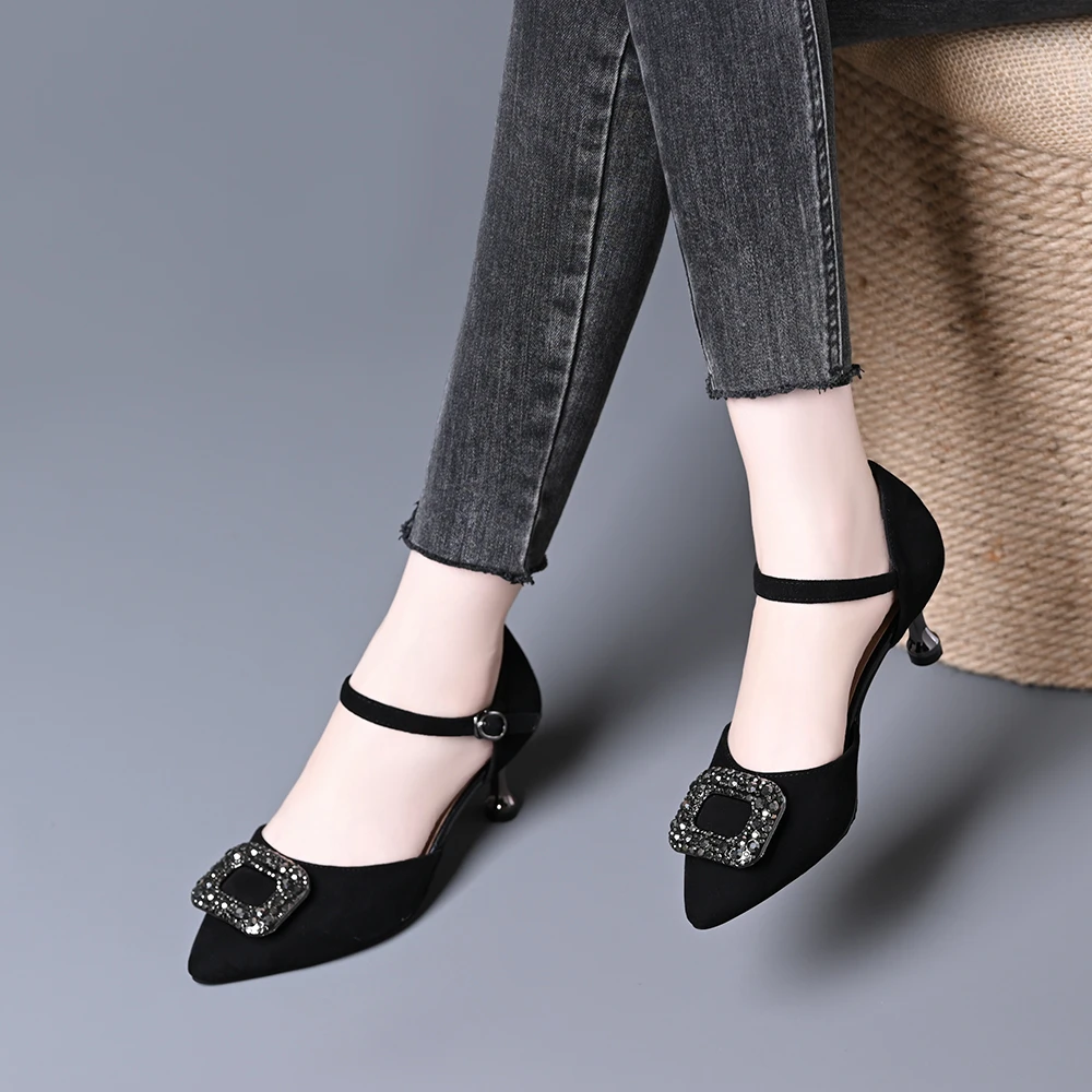 真皮羊皮包头凉鞋女夏季新款水钻一字扣带中跟磨砂尖头细跟高跟鞋