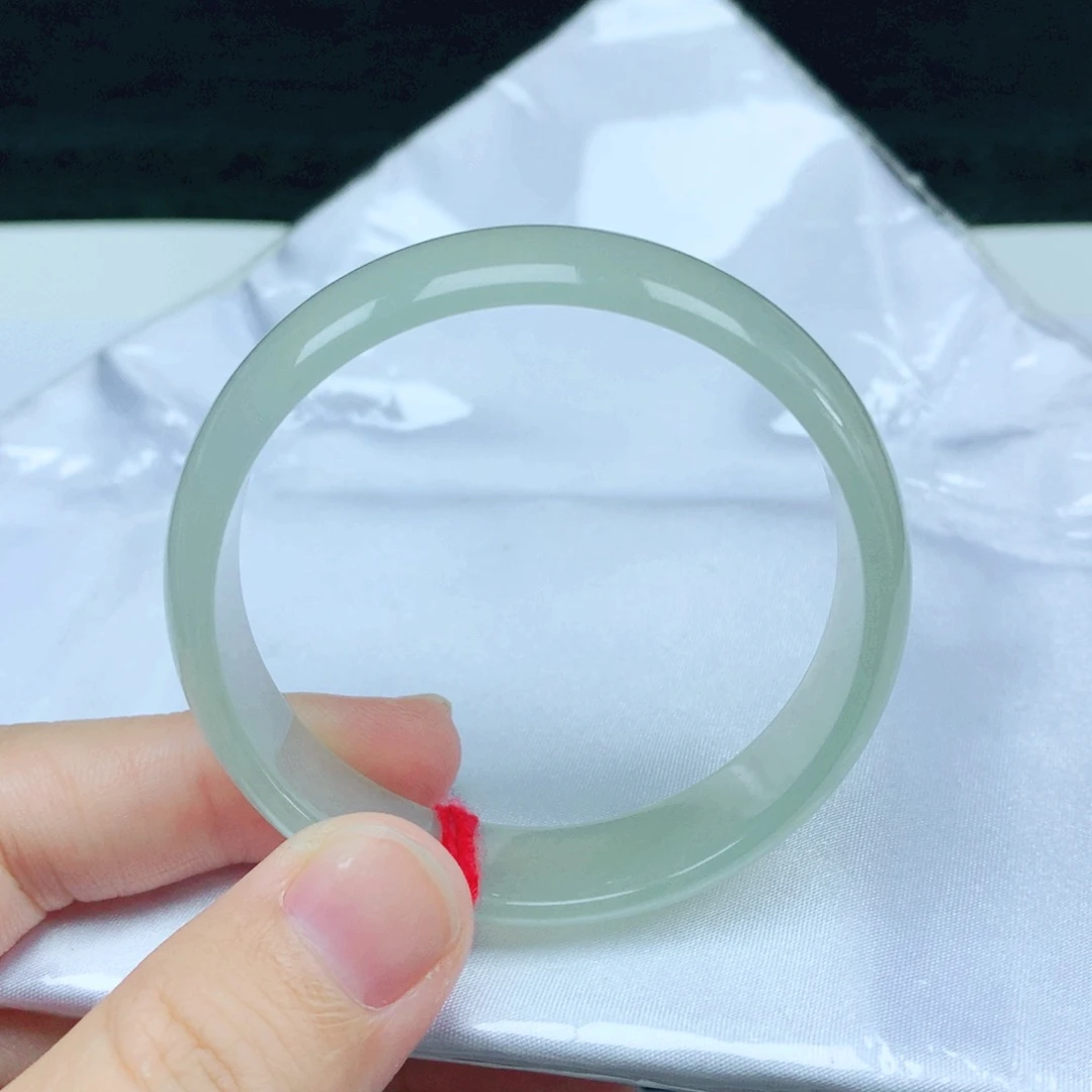 翡翠手镯未镶嵌50