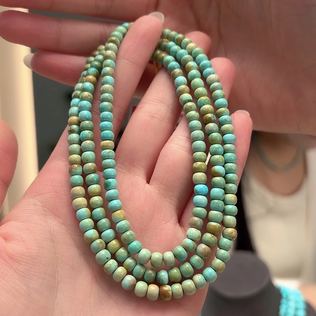 绿松石未镶嵌颈饰