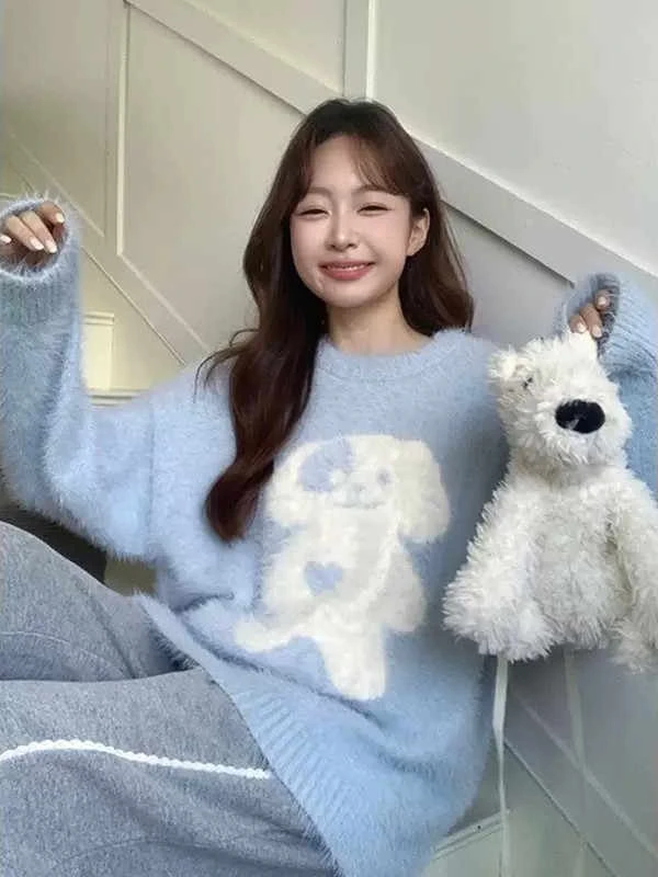 多巴胺卡通小熊水貂绒毛衣女秋冬慵懒宽松套头圆领软糯针织衫上衣