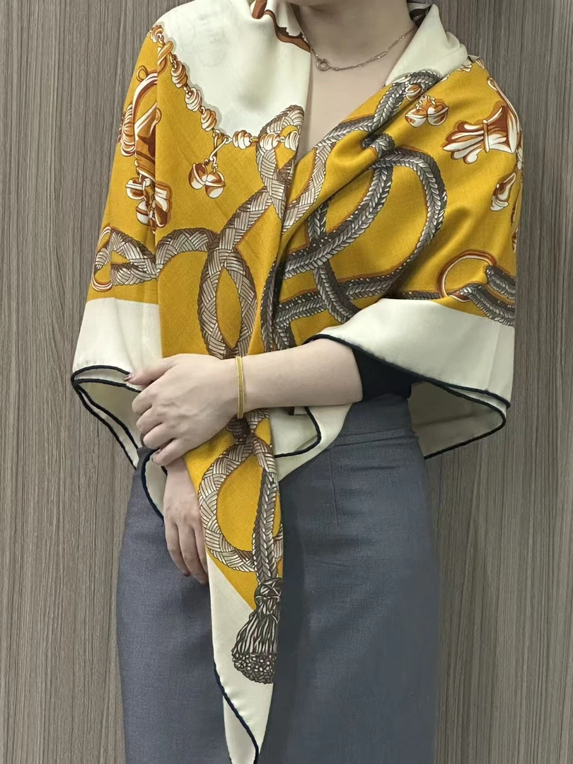 赞赞家【鞍马】130丝绒秋冬披肩百搭法式女复古蓝色绿色