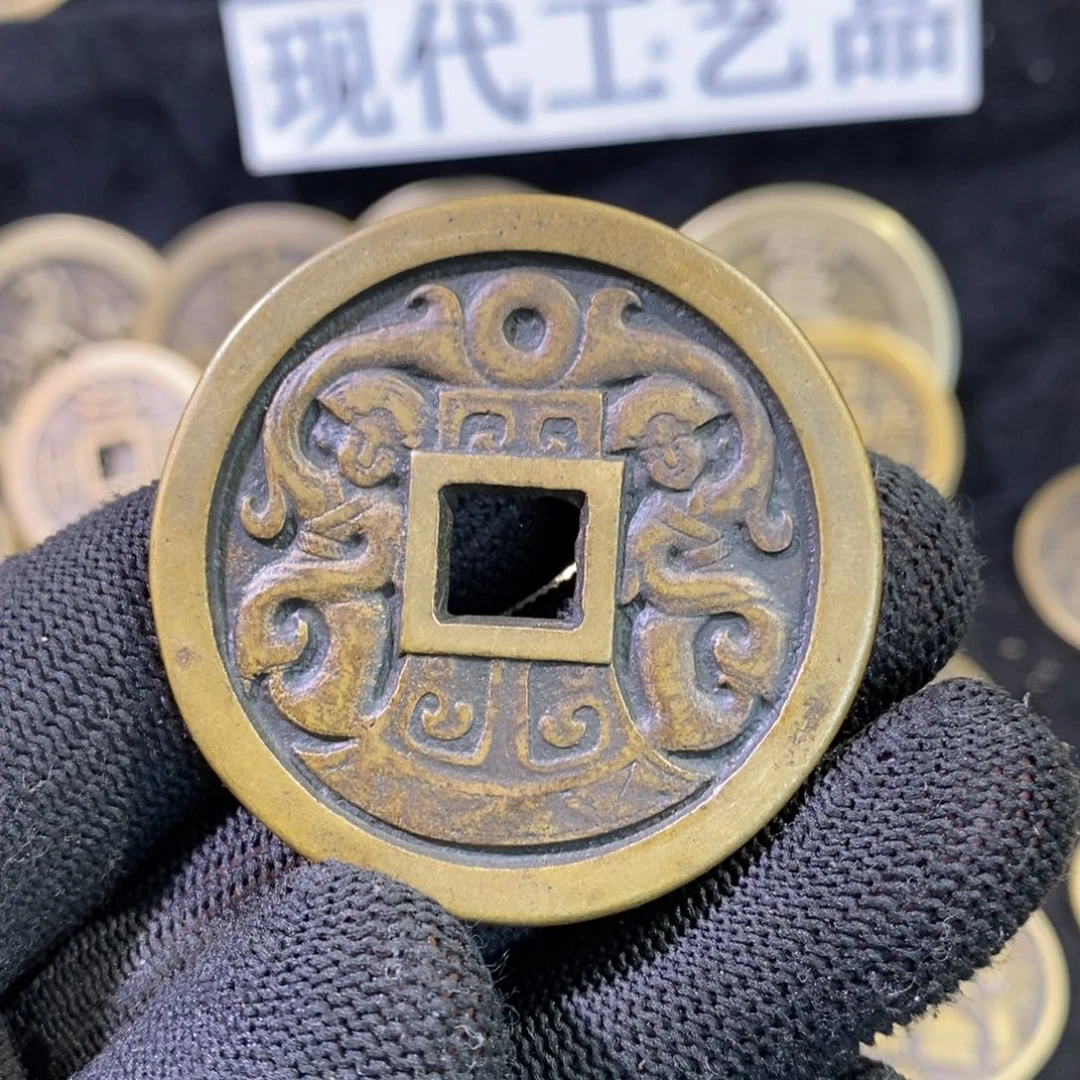 臻***萌铜翻砂铸造现代工艺品