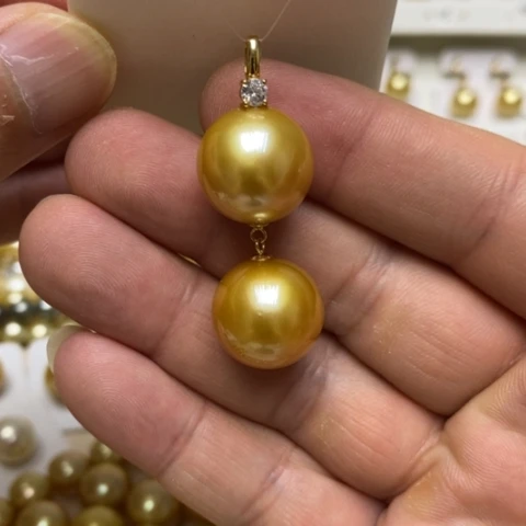 18K金镶嵌颈饰海水珍珠