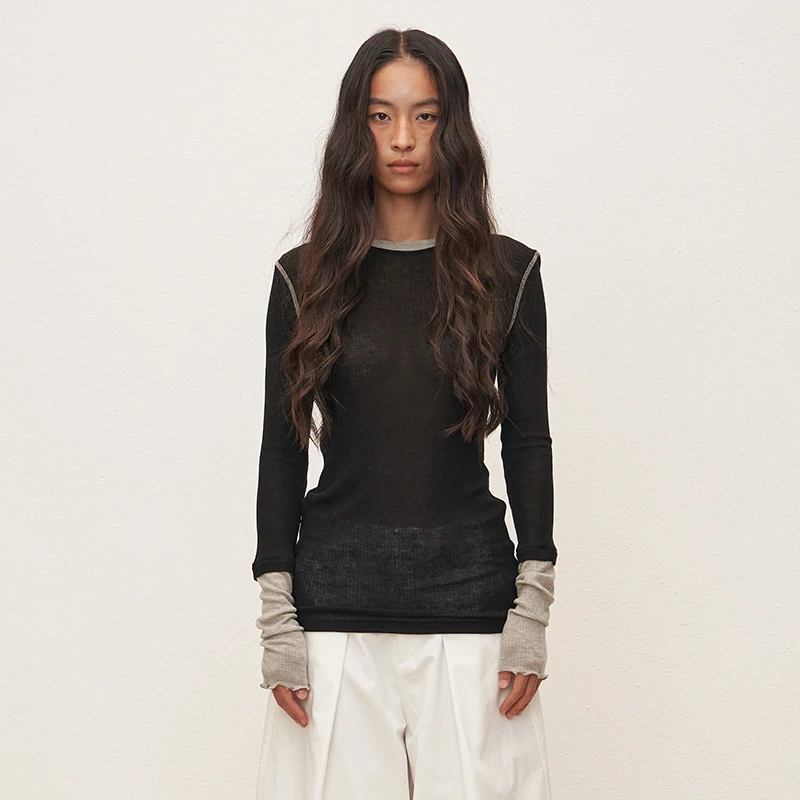 The enes boutique时尚拼色修身圆领长袖T恤女简约休闲通勤上衣秋