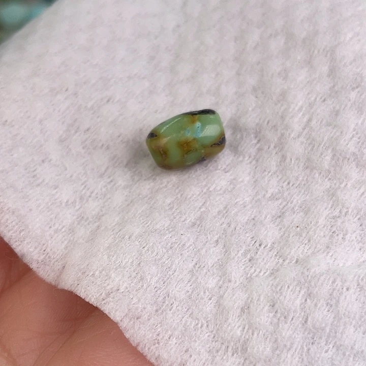 南红玛瑙未镶嵌珠宝奇石