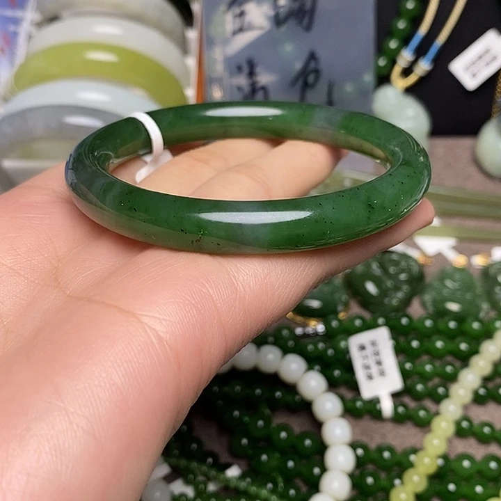 和田玉未镶嵌手镯60