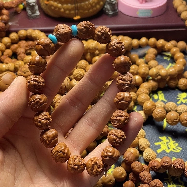 龙纹桃核雕刻瑕疵硬派恶僧