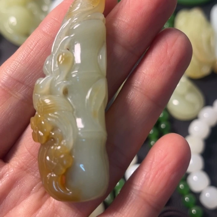 和田玉（糖玉）未镶嵌吊坠(不含链)