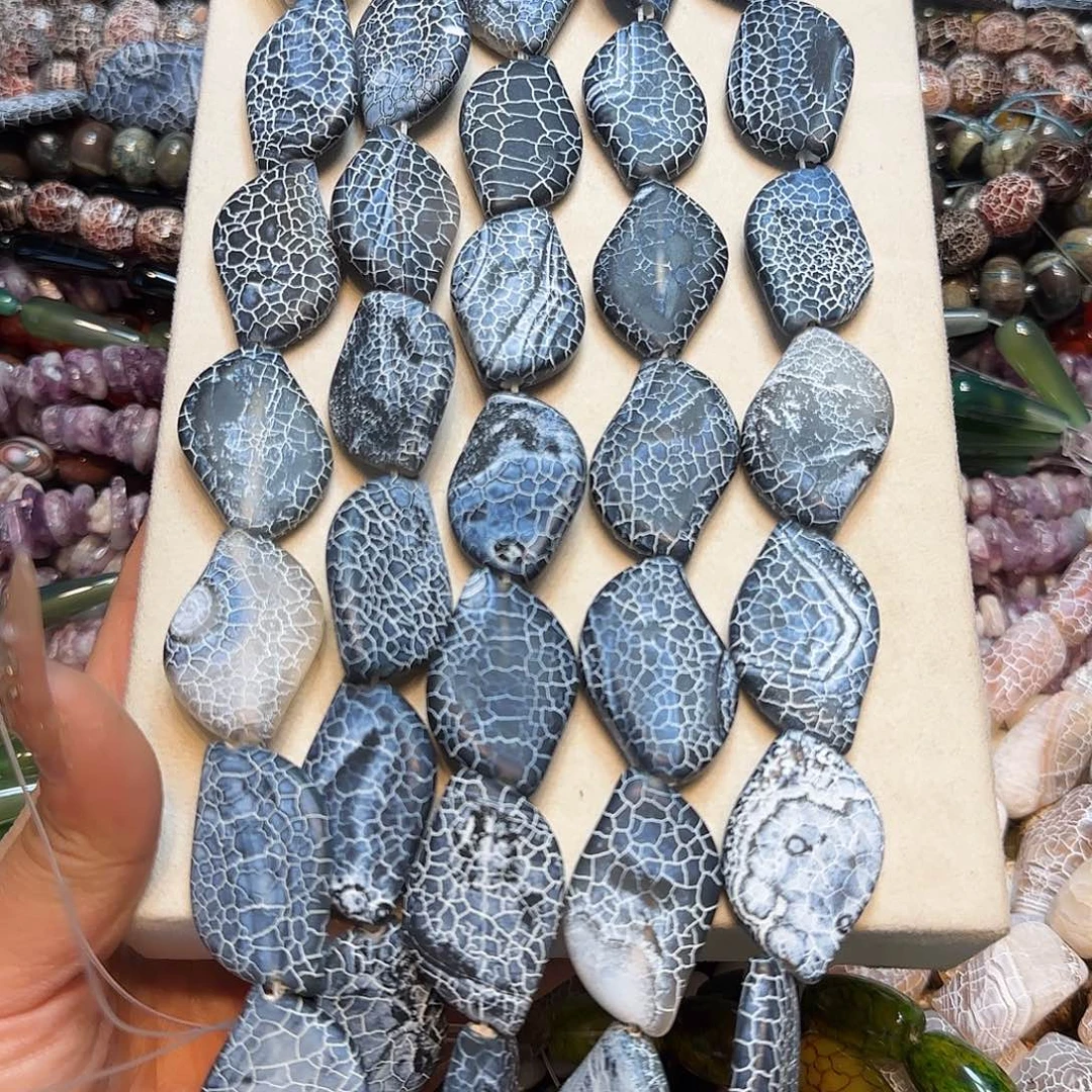 玛瑙/玉髓合金珠宝半成品龙鳞玛瑙马眼牌一条