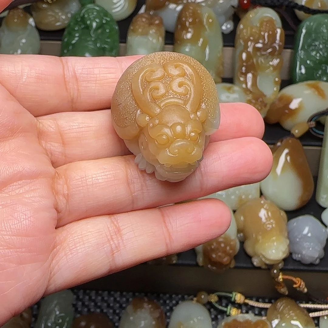 *****和田玉未镶嵌颈饰