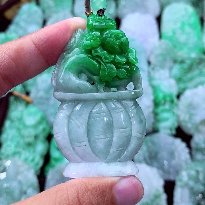 吊坠(不含链)未镶嵌翡翠