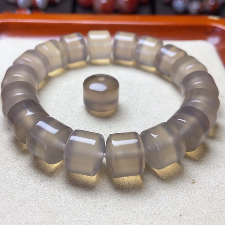 玛瑙/玉髓未镶嵌手串高冰 直切