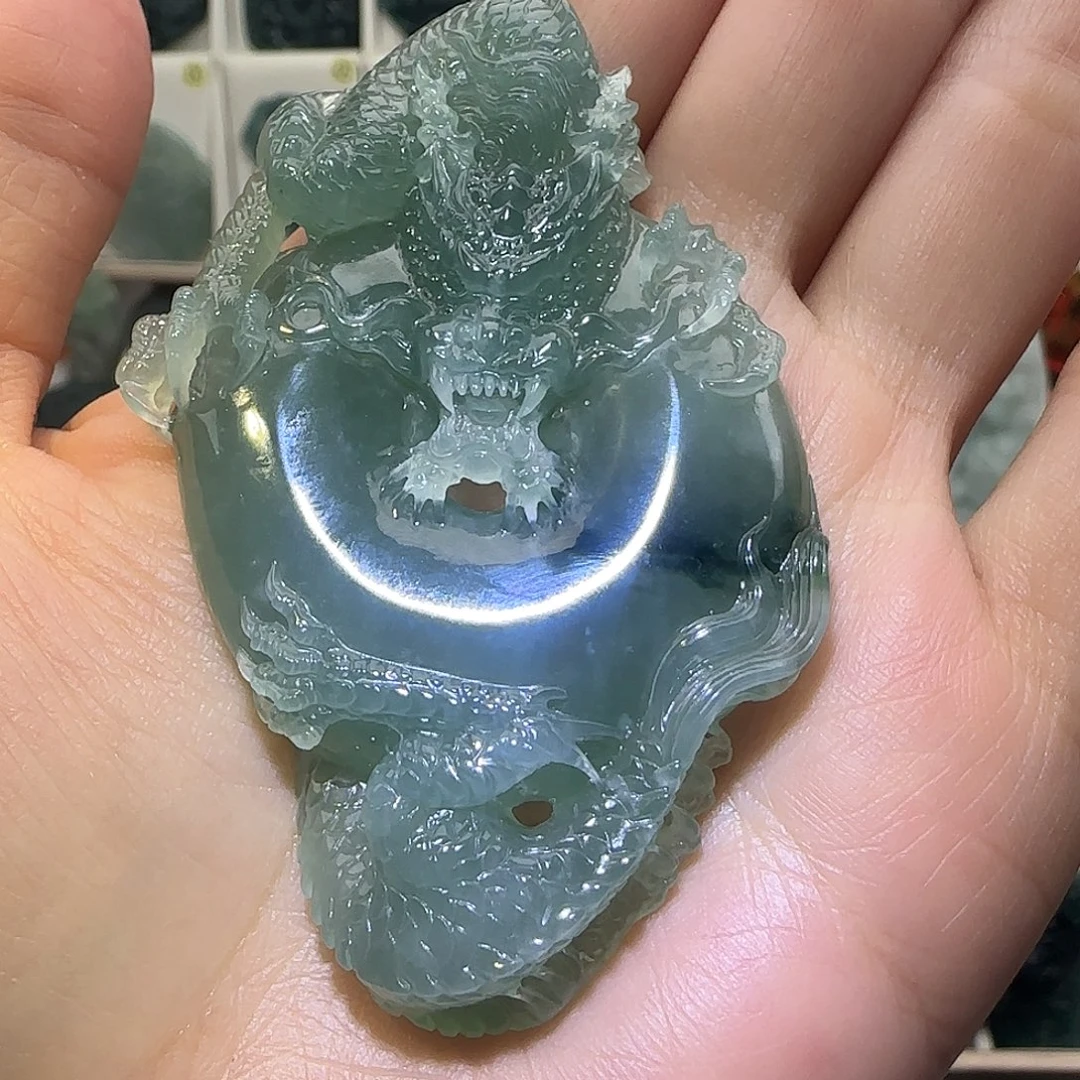 归***南定制翡翠未镶嵌大威天龙翡翠多少