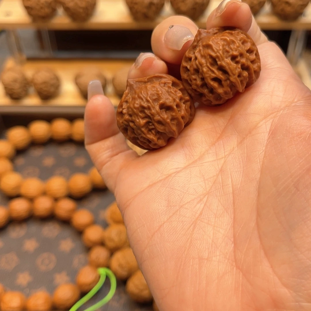 文玩核桃把件柳枝纹小八棱